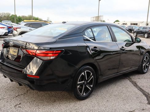 Used 2024 Nissan Sentra SV image 4