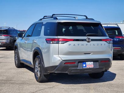 Used 2025 Nissan Pathfinder SV
