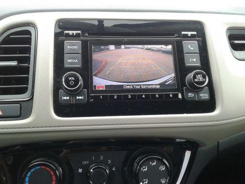 Used 2021 Honda HR-V LX image 19