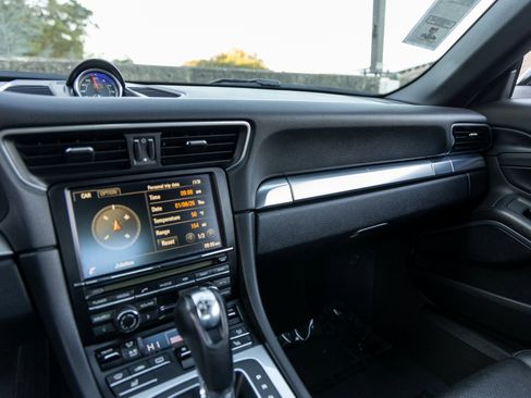 Certified 2014 Porsche 911 Carrera 4S image 37