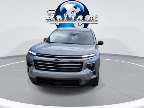 New 2026 Chevrolet Traverse LT w/ LPO, Floor Liner Package image 3