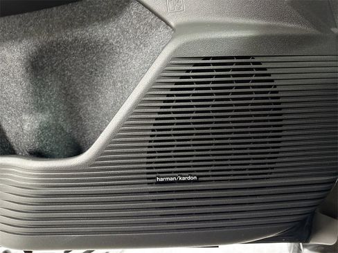 New 2026 Subaru Outback Touring XT image 17