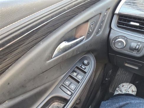 Used 2018 Buick Envision Essence image 14