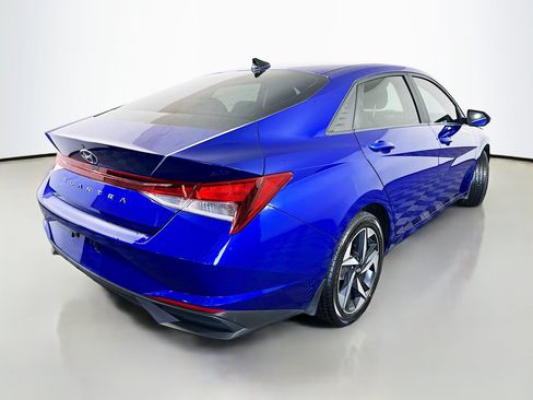 Used 2023 Hyundai Elantra SEL w/ Convenience Package FWD image 7