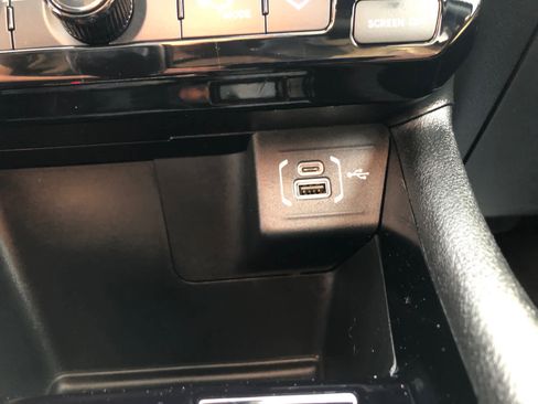 Used 2023 Jeep Compass Limited w/ Sun and Sound Group AWD/4WD image 15