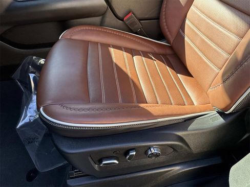 Used 2024 GMC Yukon XL Denali Ultimate image 17