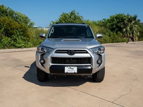 Certified 2022 Toyota 4Runner TRD Off-Road Premium AWD/4WD image 2
