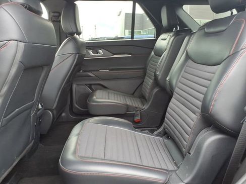 Used 2025 Ford Explorer ST-Line AWD/4WD image 13