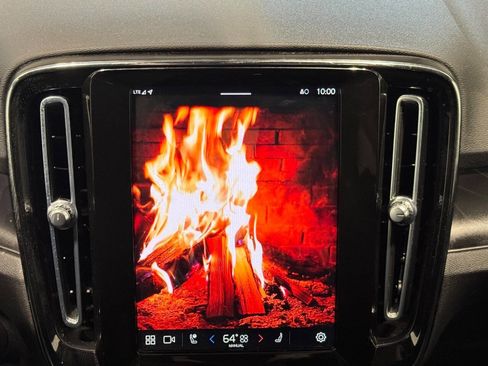 Used 2022 Volvo C40 P8 Recharge Ultimate image 39