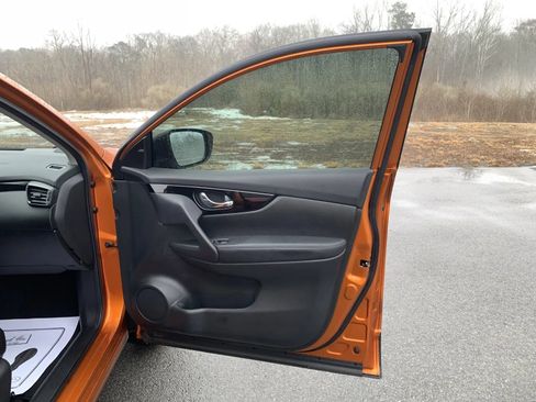 Used 2022 Nissan Rogue Sport SV w/ Technology Package image 29