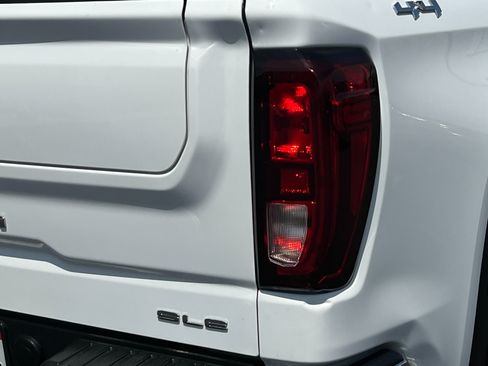 Used 2024 GMC Sierra 1500 SLE AWD/4WD image 27