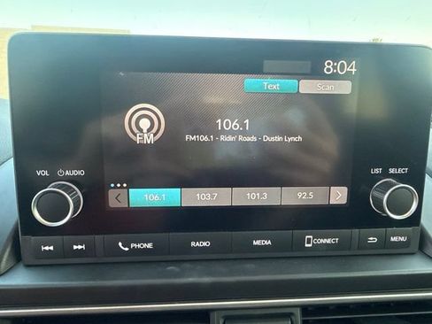 Used 2024 Honda Pilot Sport image 11