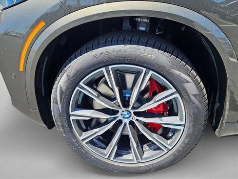 New 2026 BMW X5 xDrive40i w/ M Sport Package AWD/4WD image 10