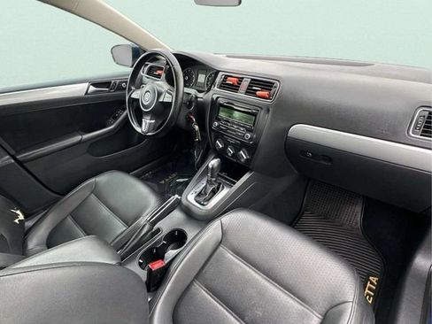 Used 2013 Volkswagen Jetta SE FWD image 9