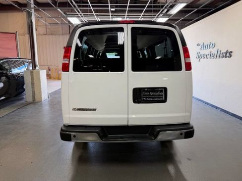 Used 2024 Chevrolet Express 3500 LT w/ LT Preferred Equipment Group RWD image 3