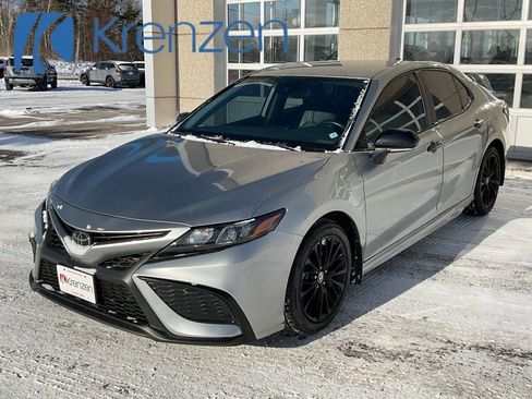 Used 2022 Toyota Camry SE w/ Convenience Package image 1