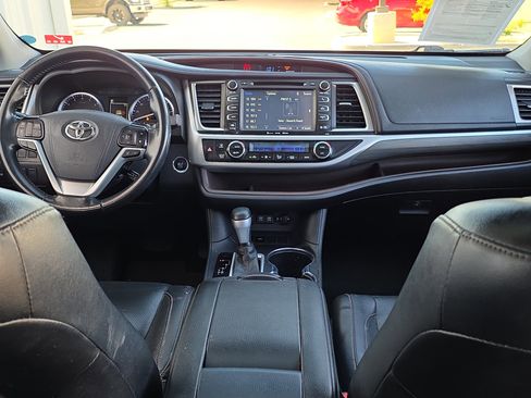 Used 2019 Toyota Highlander Limited image 30