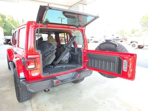 Used 2019 Jeep Wrangler Unlimited Sahara w/ Dual Top Group AWD/4WD image 20