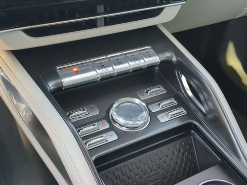 New 2026 Lincoln Nautilus Premier AWD/4WD image 19