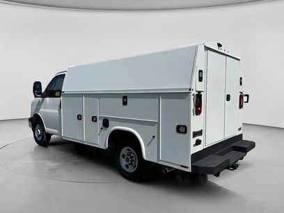 New 2025 GMC Savana 3500 w/ Power Convenience Package