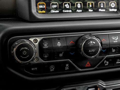 Used 2021 Jeep Wrangler Unlimited Sport image 31