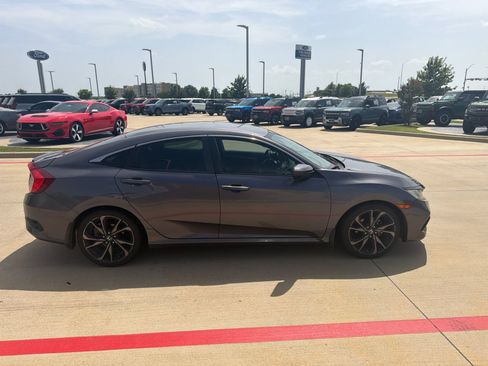 Used 2019 Honda Civic Sport image 11