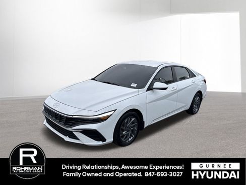 Certified 2024 Hyundai Elantra SEL FWD image 4