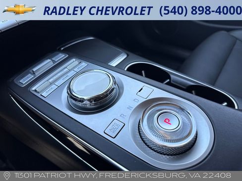 Used 2025 Genesis GV70 2.5T AWD/4WD image 12