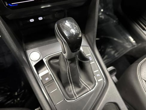 Used 2023 Volkswagen Tiguan SE R-Line image 22
