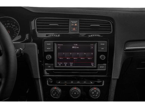 Used 2018 Volkswagen GTI SE FWD image 10
