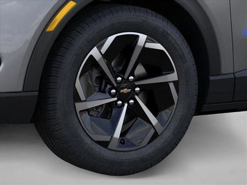 New 2026 Chevrolet Equinox EV LT AWD/4WD image 9