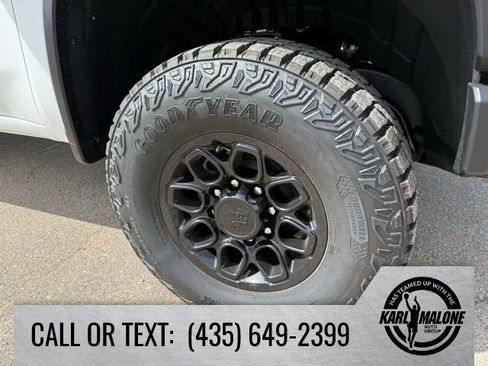 New 2026 Chevrolet Silverado 2500 ZR2 image 10