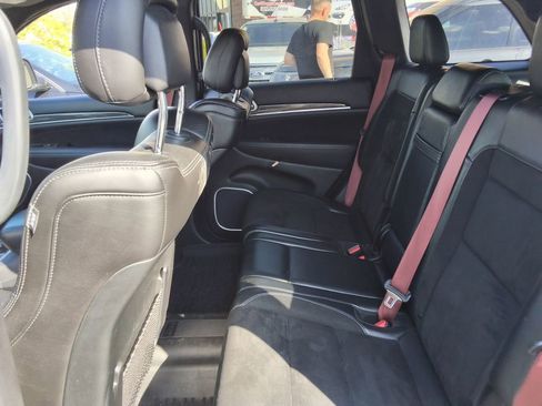 Used 2019 Jeep Grand Cherokee SRT image 21