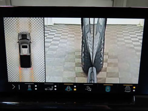 Used 2023 Chevrolet Silverado 1500 ZR2 w/ Technology Package image 20