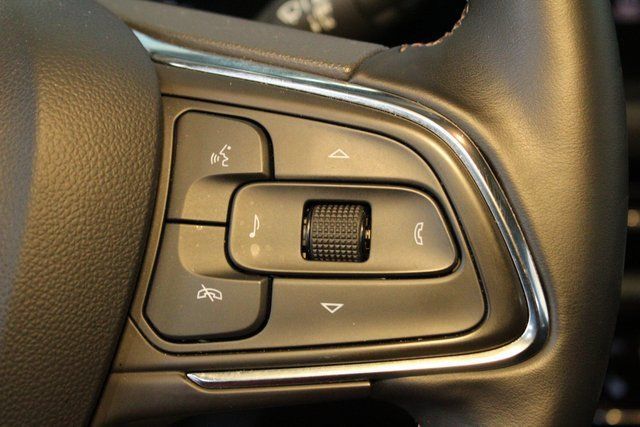 Certified 2025 Buick Envista Avenir FWD image 23