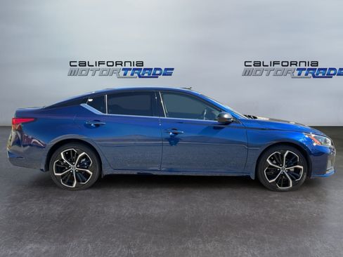 Used 2023 Nissan Altima 2.5 SR AWD/4WD image 4