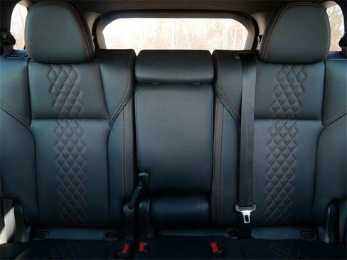 Used 2023 Mitsubishi Outlander SEL image 14