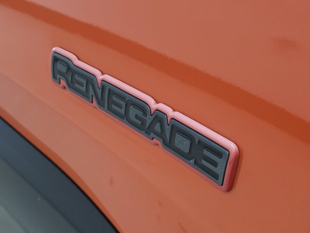 Used 2016 Jeep Renegade Trailhawk AWD/4WD image 44