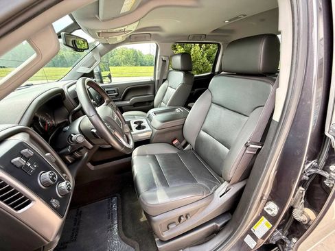 Used 2015 GMC Sierra 2500 SLT w/ Duramax Plus Package AWD/4WD image 13