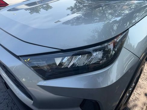 Used 2022 Toyota RAV4 LE AWD/4WD image 34