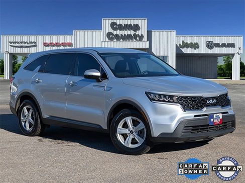 Used 2022 Kia Sorento LX image 1