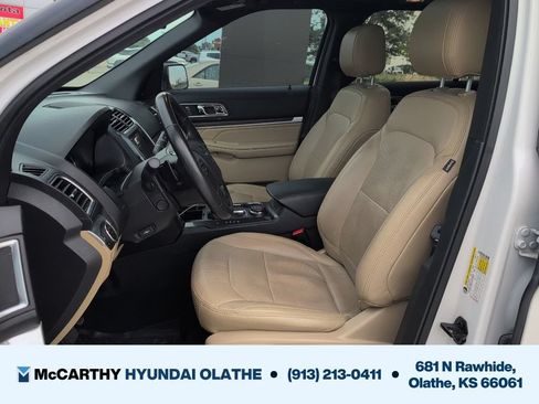 Used 2017 Ford Explorer Limited w/ Equipment Group 303A AWD/4WD image 5