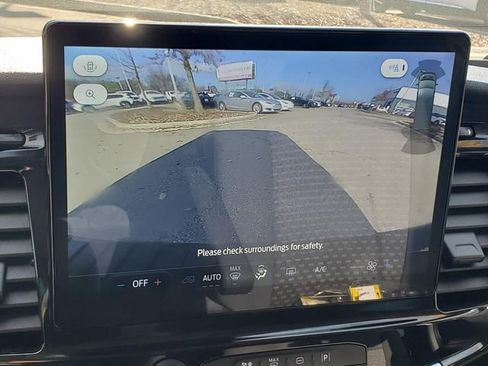 Used 2023 Ford Transit 350 XLT image 28