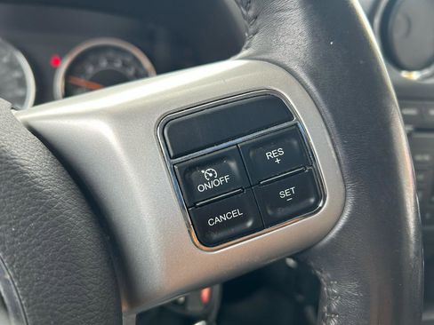 Used 2016 Jeep Compass High Altitude image 18