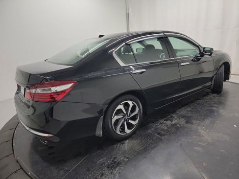 Used 2017 Honda Accord EX-L image 17