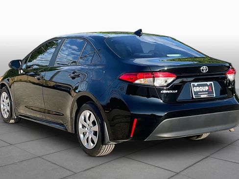 Used 2025 Toyota Corolla LE FWD image 12
