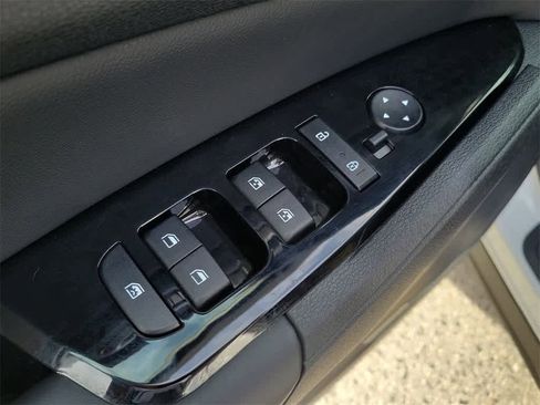 Used 2025 Kia Sportage X-Line w/ Premium Package image 19