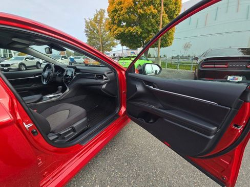 Used 2023 Toyota Camry LE image 10