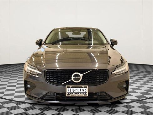 Used 2025 Volvo S60 B5 Core image 3