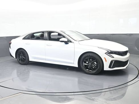 Used 2025 Kia K5 LXS FWD image 8